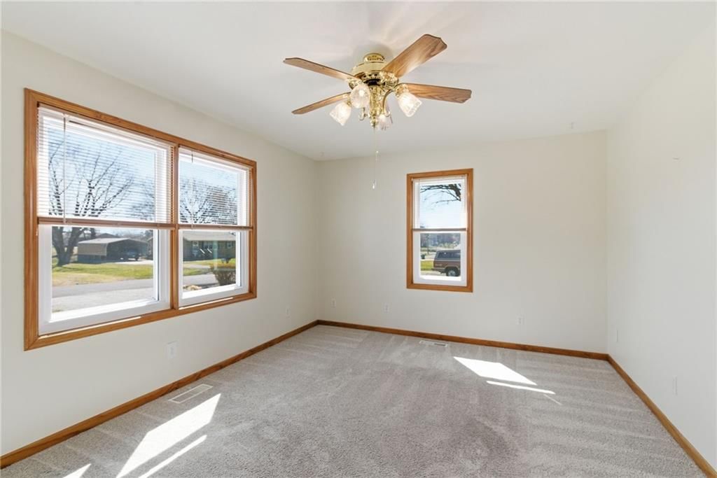409 S Madison Street — photo 18