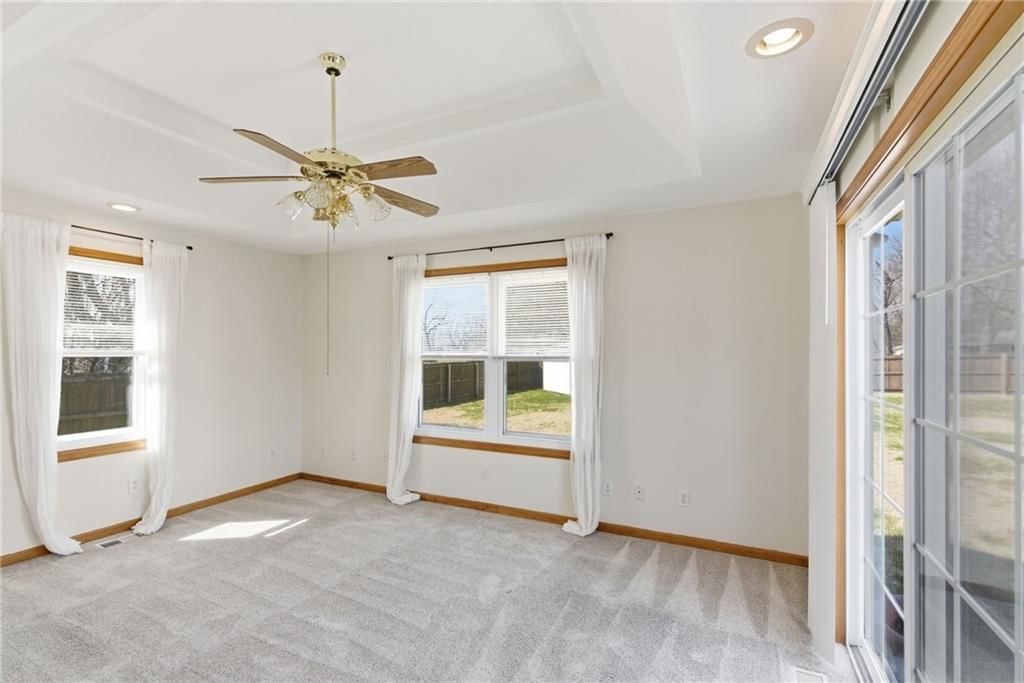 409 S Madison Street — photo 22