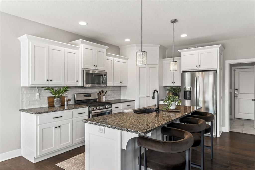 Photo 14 of 59 - 8200 N Sycamore Avenue, Kansas City, MO 64158