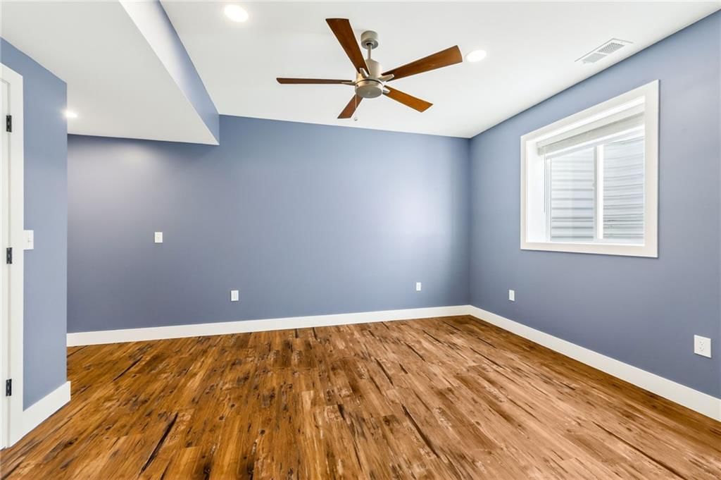 Photo 27 of 59 - 8200 N Sycamore Avenue, Kansas City, MO 64158