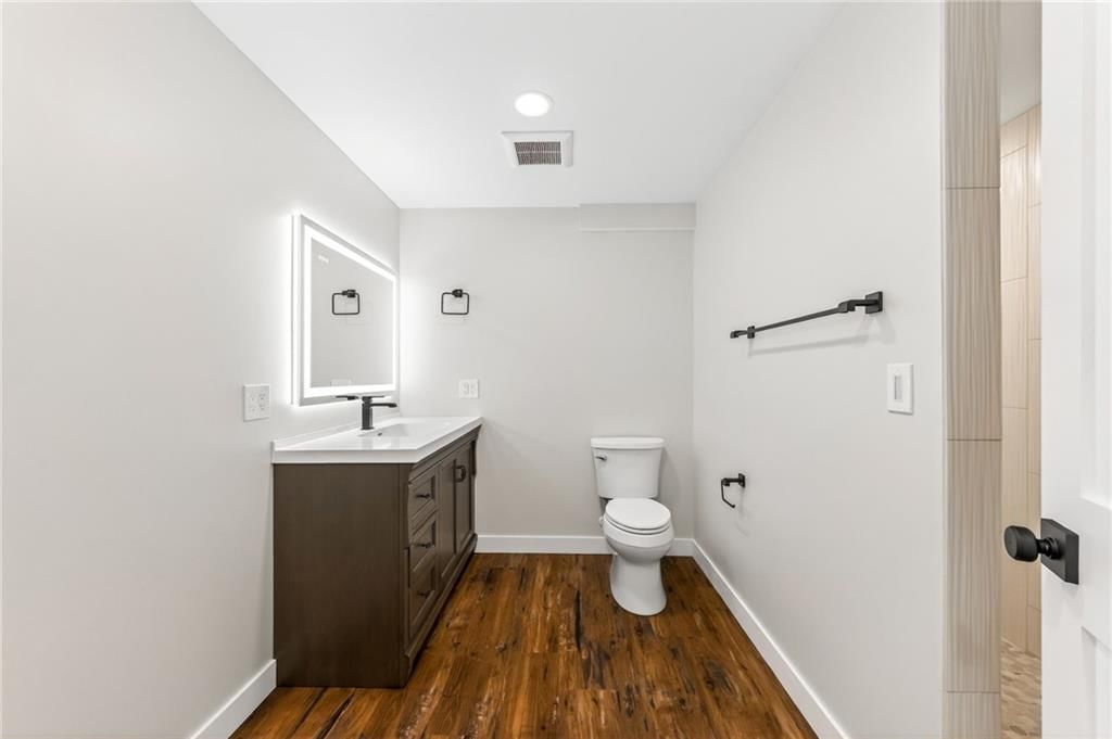 Photo 30 of 59 - 8200 N Sycamore Avenue, Kansas City, MO 64158