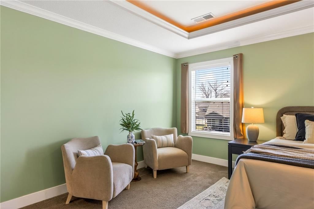 Photo 32 of 59 - 8200 N Sycamore Avenue, Kansas City, MO 64158