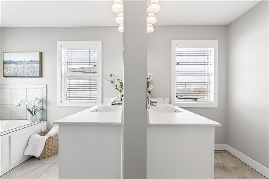 Photo 36 of 59 - 8200 N Sycamore Avenue, Kansas City, MO 64158