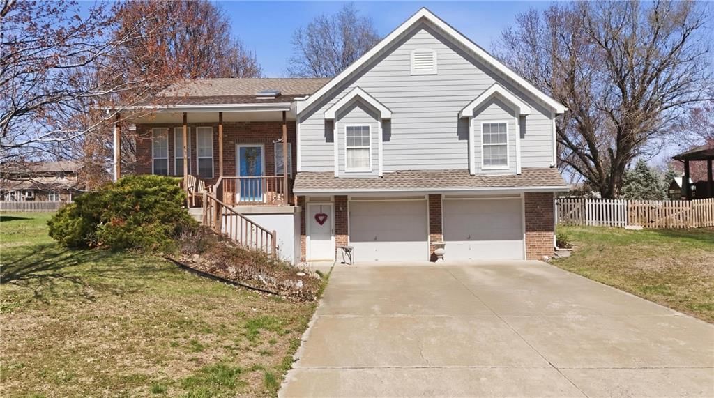 220 SW Seaside Sparrow Street — photo 1