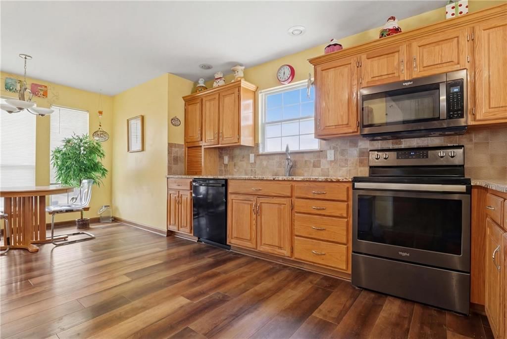 220 SW Seaside Sparrow Street — photo 4