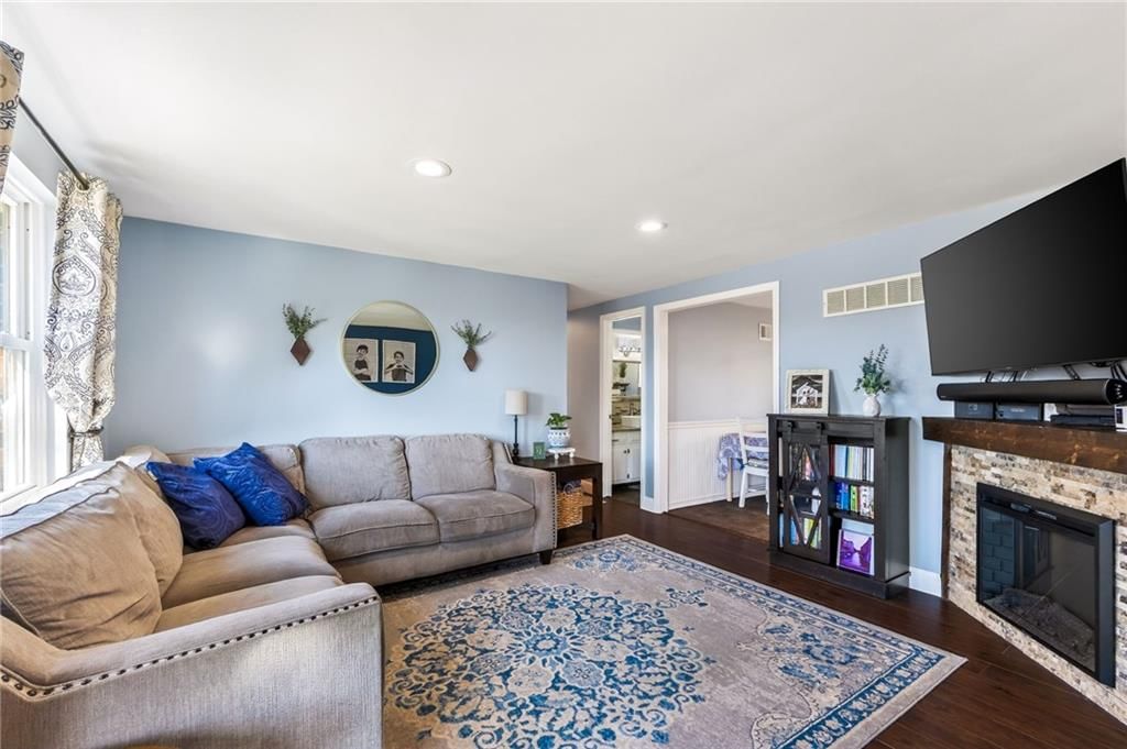 5904 NE 45th Street — photo 9