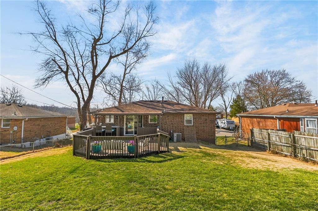 5904 NE 45th Street — photo 31