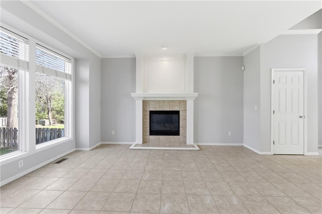 21516 W 99th Street — photo 3