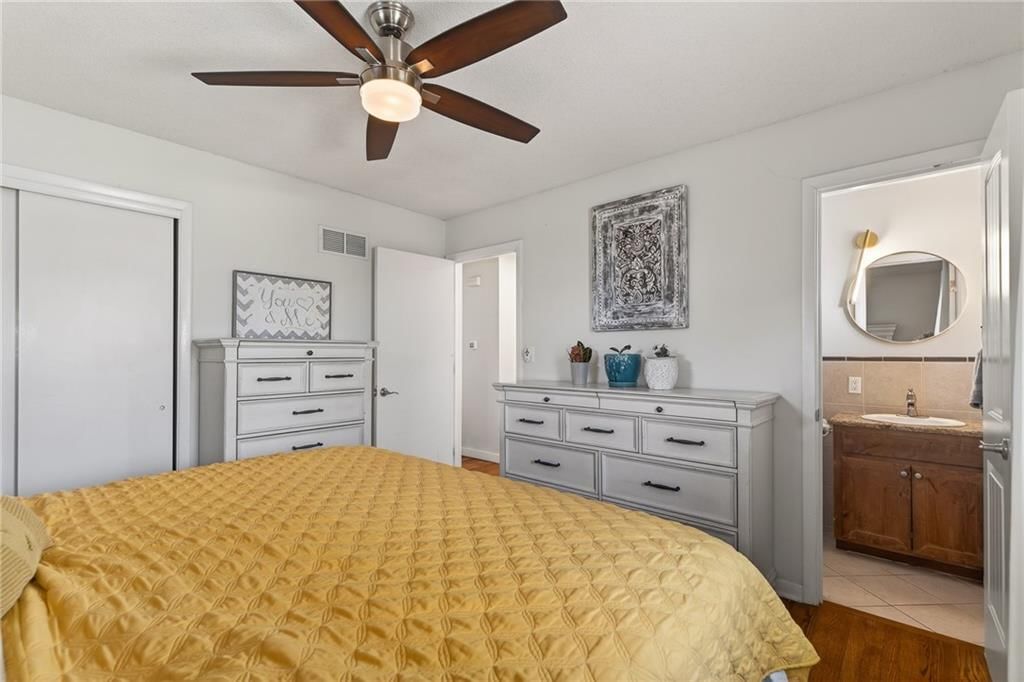 7228 Lafayette Avenue — photo 12