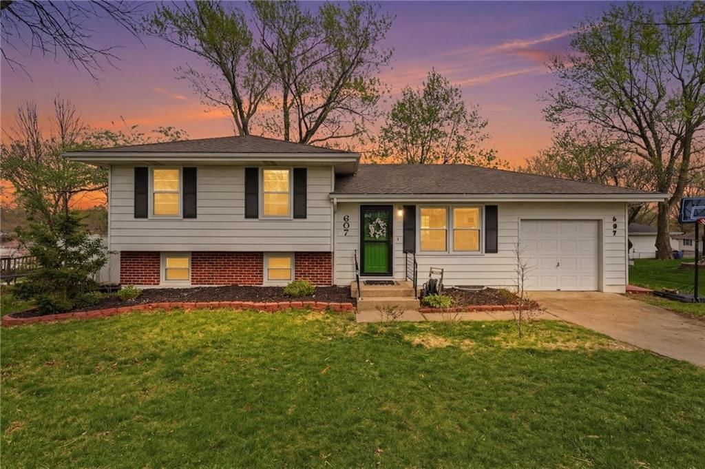 607 Glendale Road, Liberty, MO