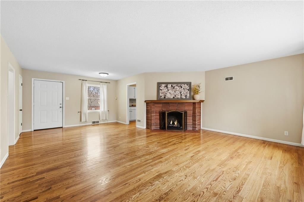 5305 N Cypress Avenue — photo 4