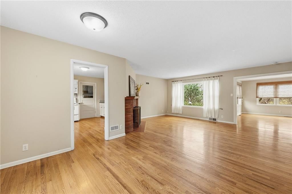 5305 N Cypress Avenue — photo 5