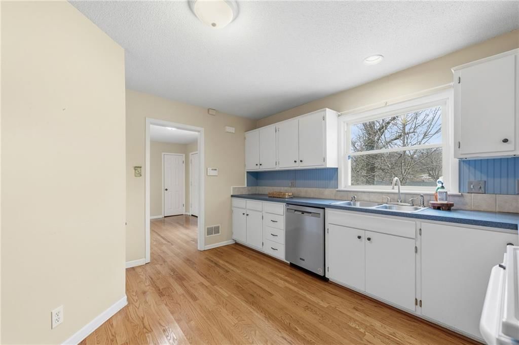 5305 N Cypress Avenue — photo 8