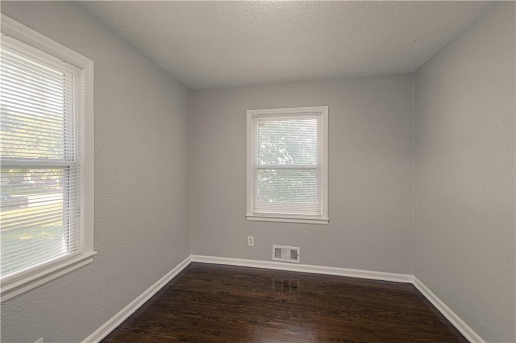 8512 E 85th Street — photo 16
