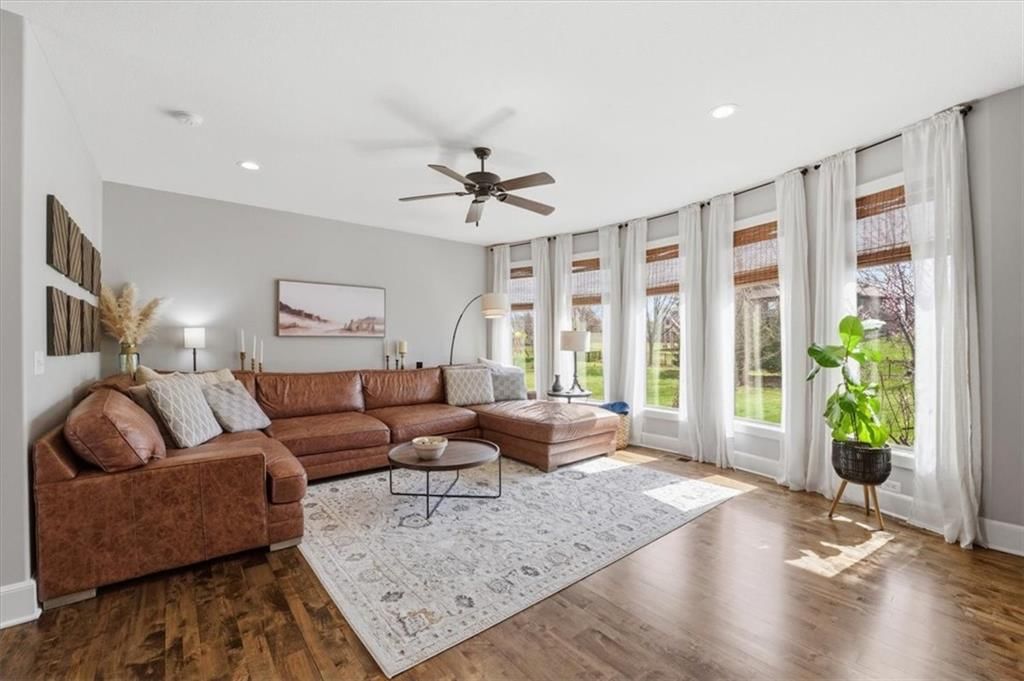 1009 SW Drake Circle — photo 4
