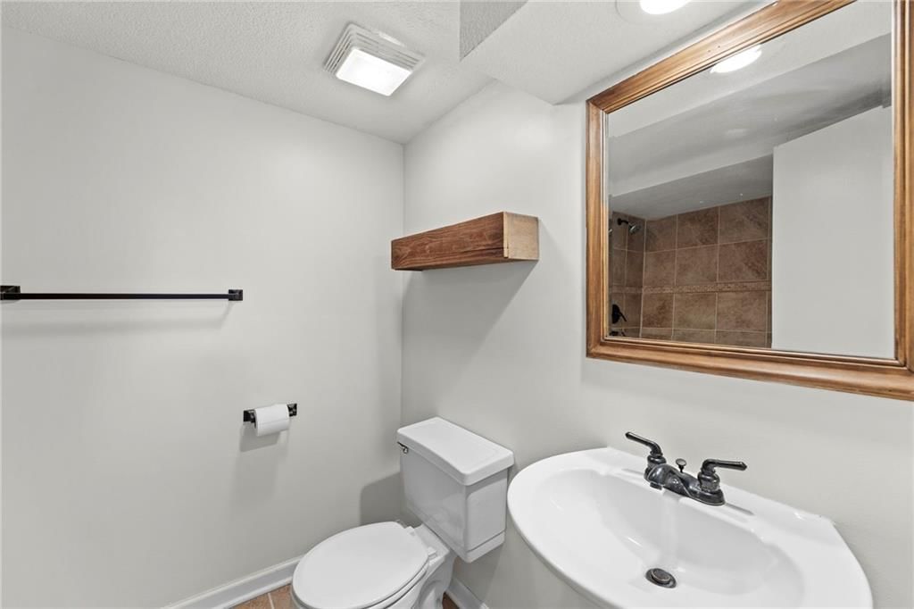 1212 E Frontier Lane — photo 32