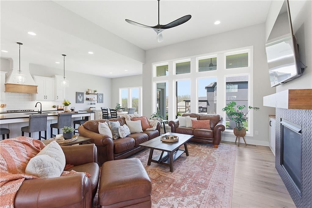18120 N Peach Blossom Drive — photo 5
