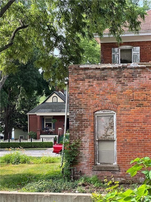 1802 Franklin Avenue — photo 32