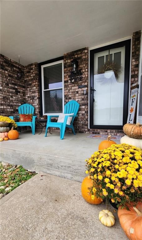812 Apple Blossom Street — photo 2