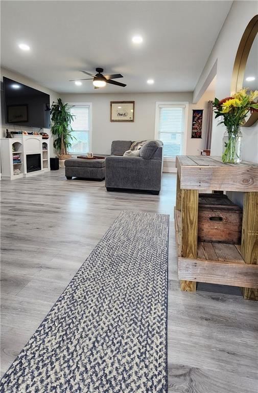 812 Apple Blossom Street — photo 4