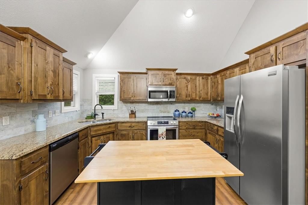 8204 NW 74th Street — photo 6