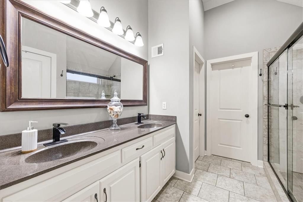 8204 NW 74th Street — photo 10
