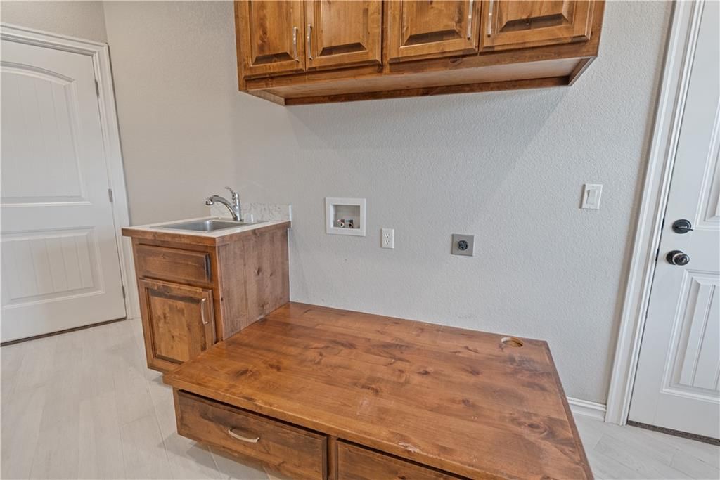 4343C CR 2000 Road — photo 36