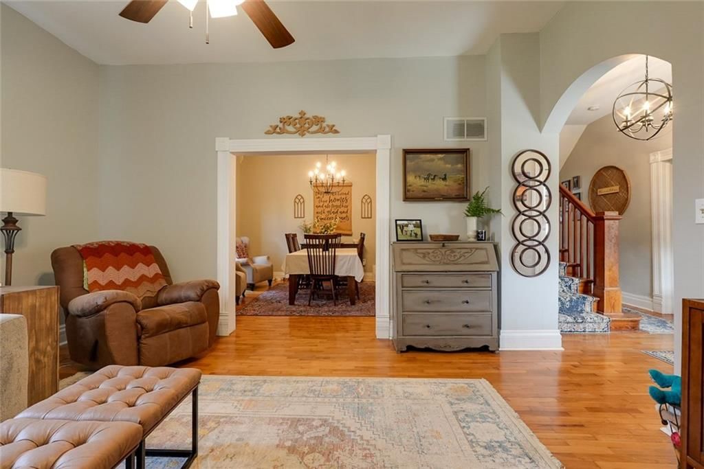 214 E 15th Street — photo 14