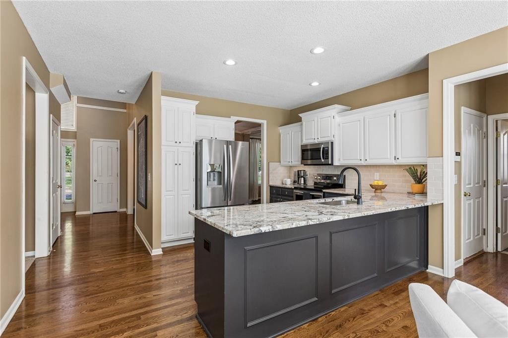 5837 Millbrook Street — photo 11