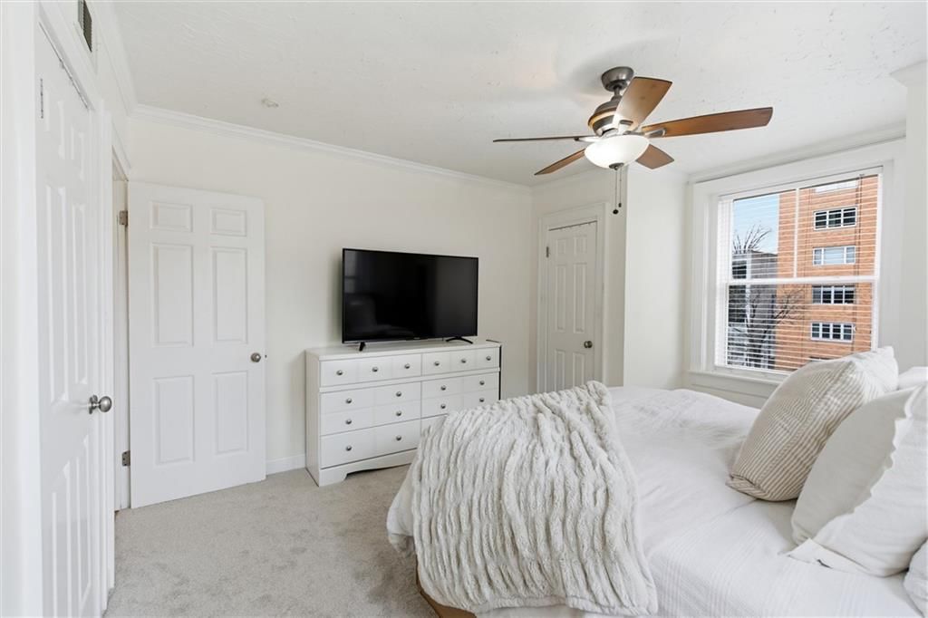 229 Ward Parkway — photo 18