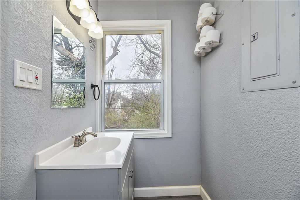 3820 Wabash Avenue — photo 10