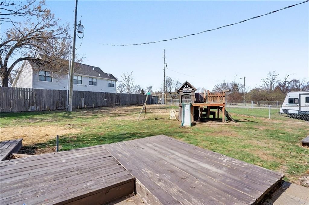 1605 E 21st Place — photo 29