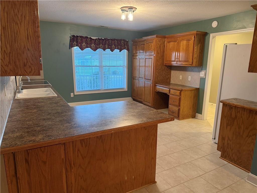 905 MERCURY Way — photo 5