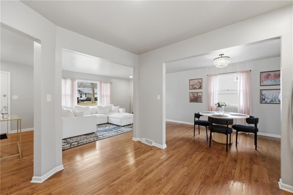 4515 S Willis Avenue — photo 8