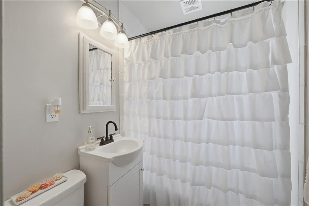 4515 S Willis Avenue — photo 13