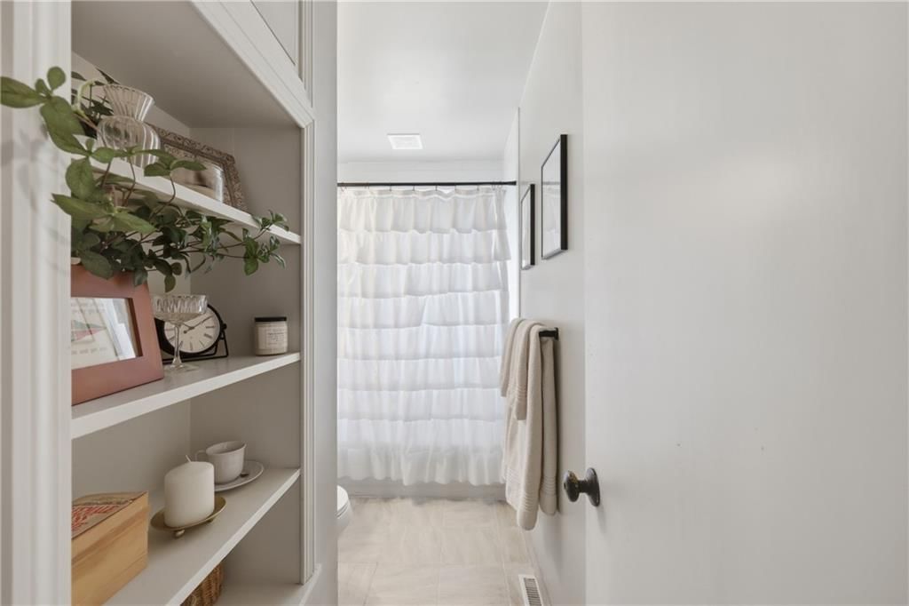 4515 S Willis Avenue — photo 14