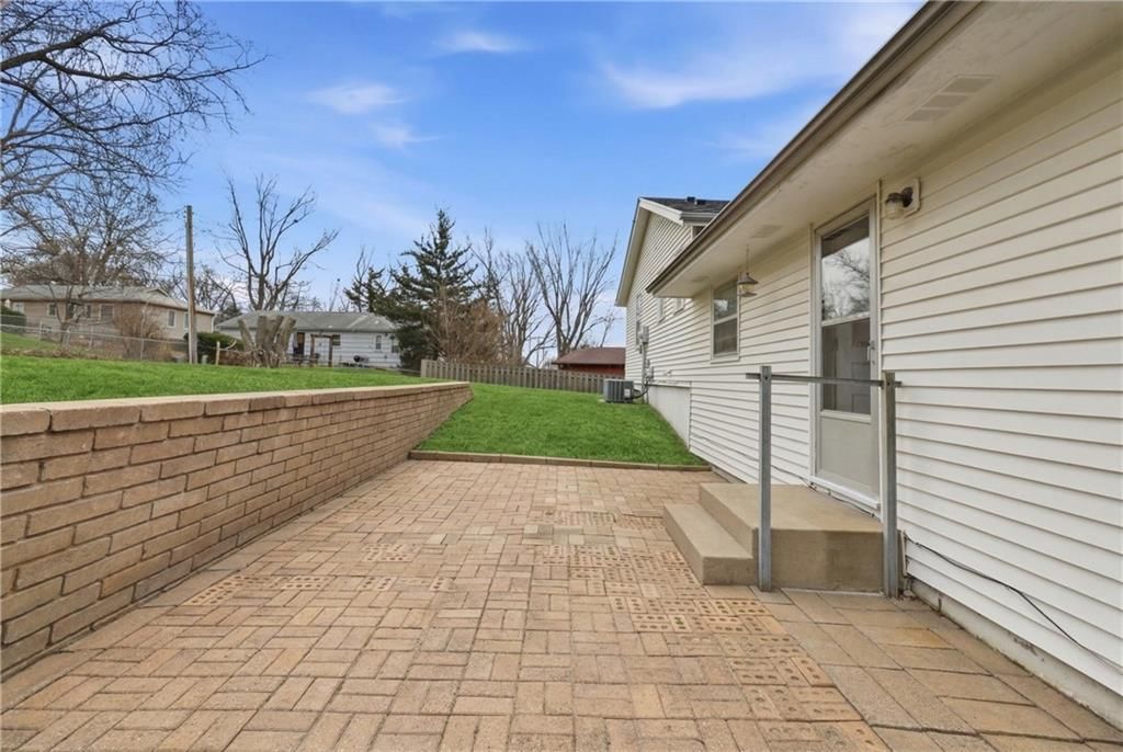 4515 S Willis Avenue — photo 24
