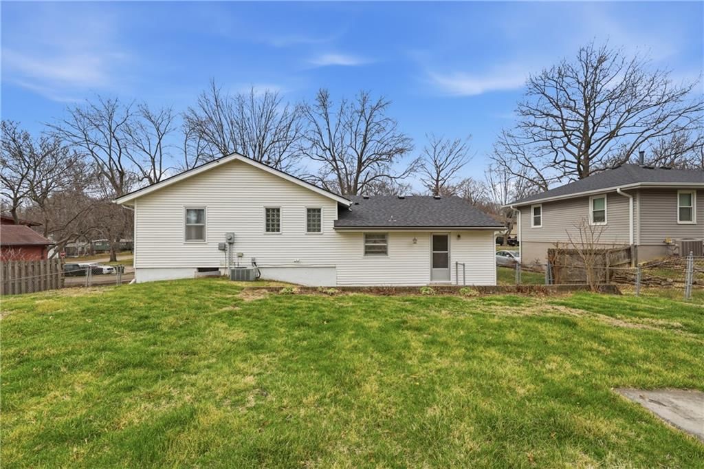 4515 S Willis Avenue — photo 27