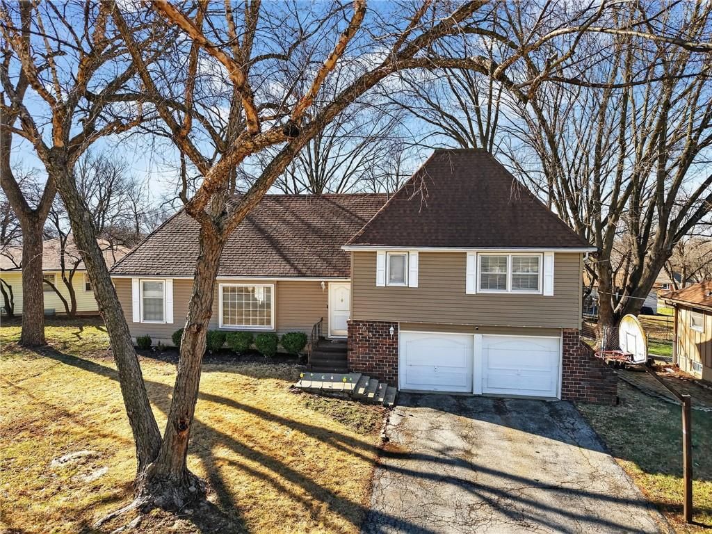 8015 Cleveland Avenue, Kansas City, KS