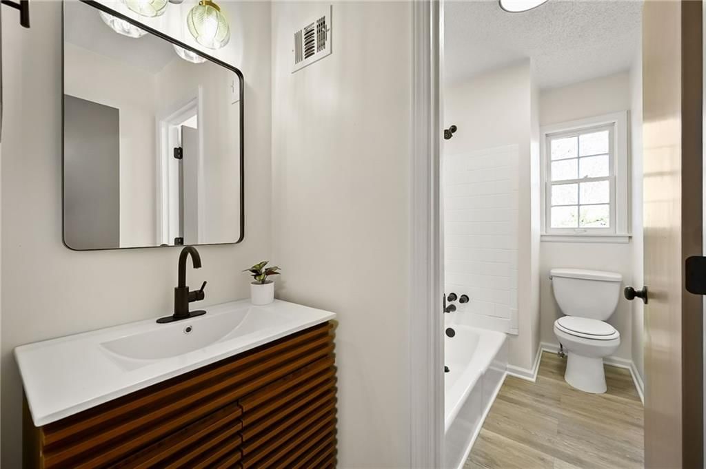 11028 Cypress Avenue — photo 26