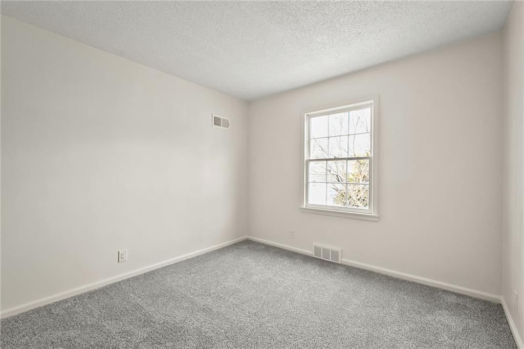 11028 Cypress Avenue — photo 28