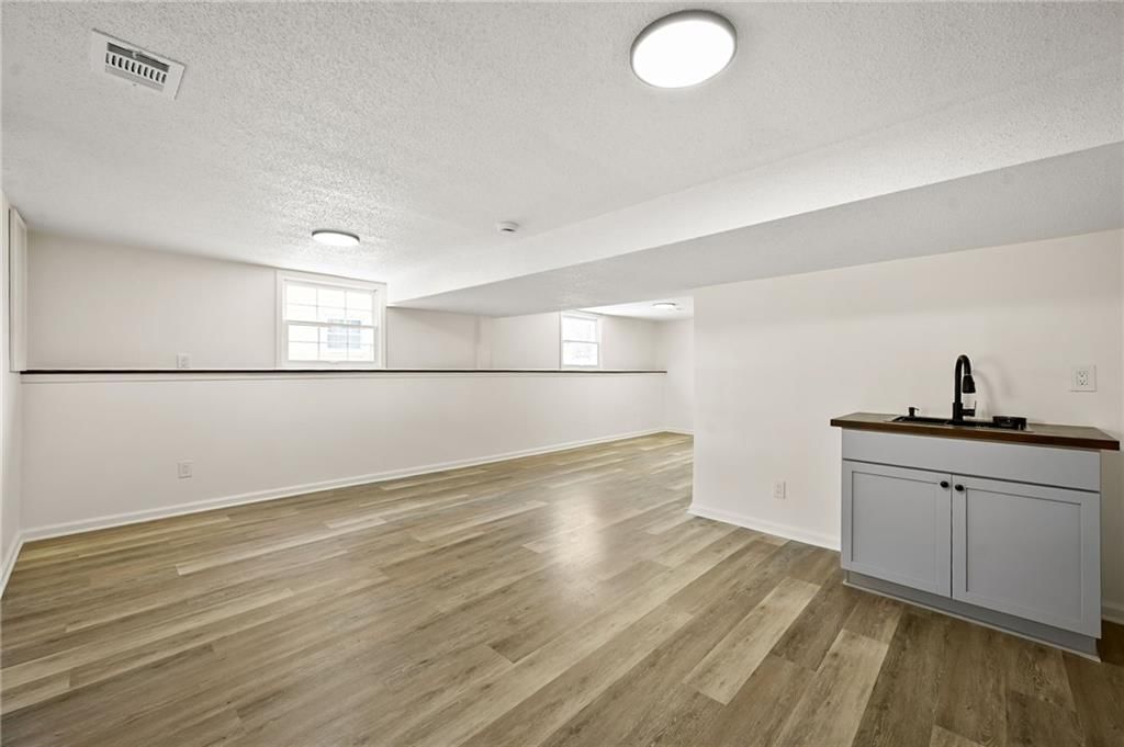 11028 Cypress Avenue — photo 30