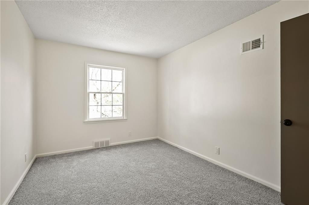 11028 Cypress Avenue — photo 32