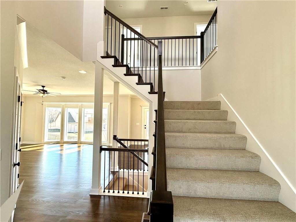 11821 N Wheeling Avenue — photo 2