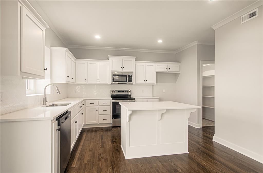 11821 N Wheeling Avenue — photo 19
