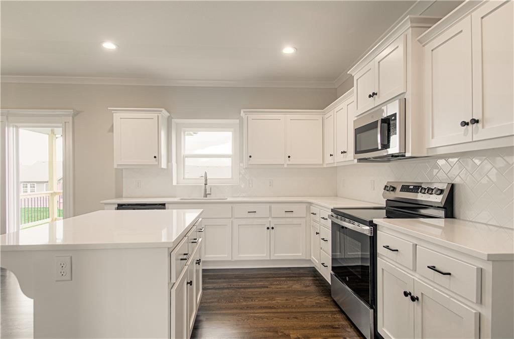 11821 N Wheeling Avenue — photo 20