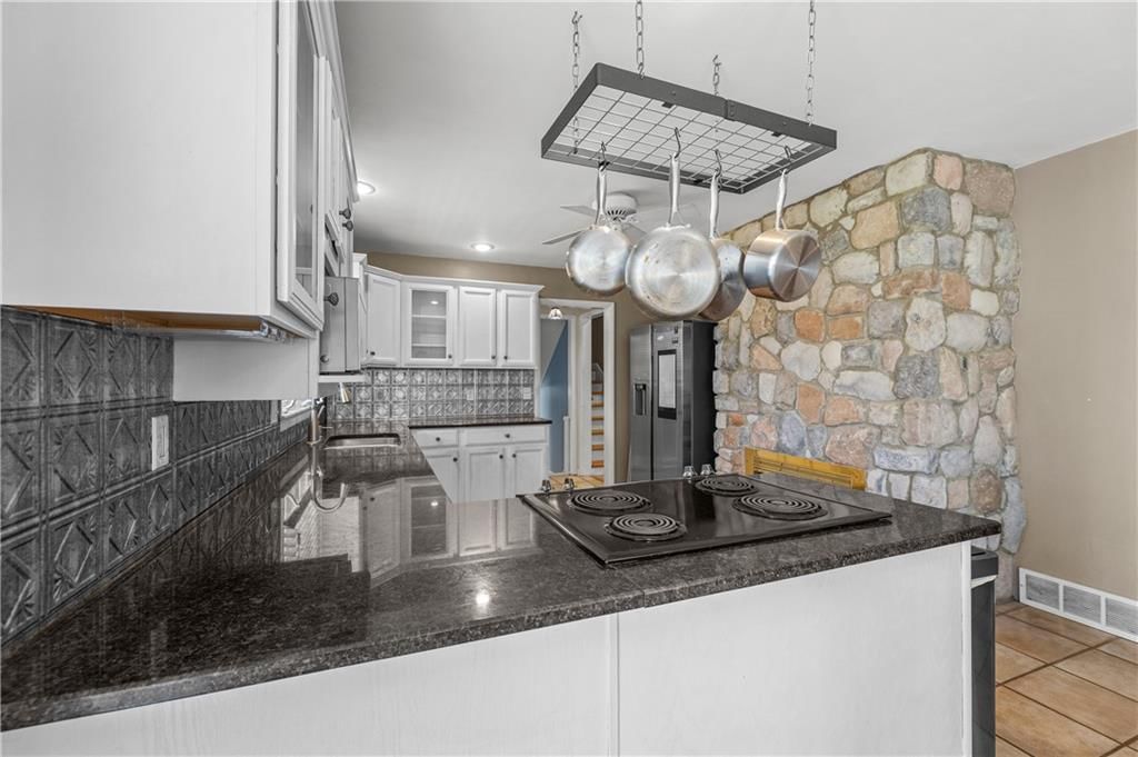 300 E 108th Terrace — photo 9