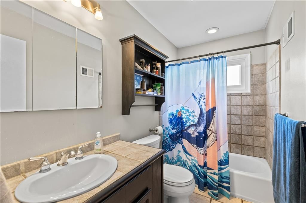 300 E 108th Terrace — photo 15