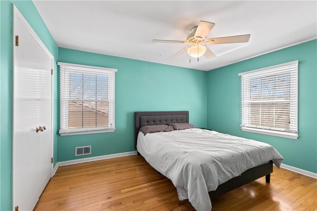 300 E 108th Terrace — photo 16