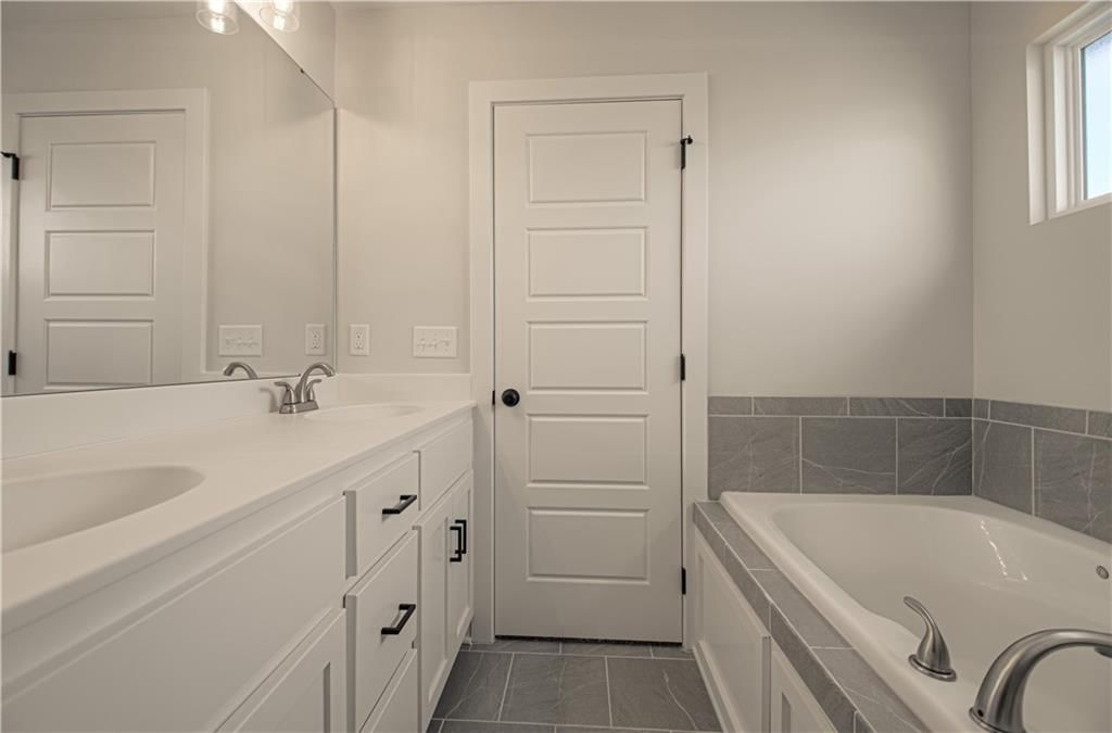 1202 Noah Lane — photo 27